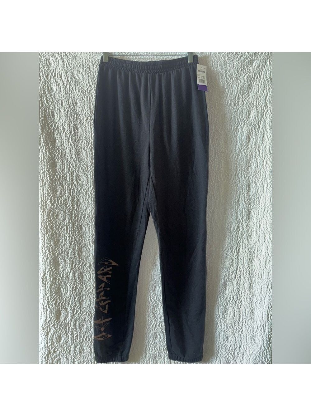 Def Leppard Graphic Jogger Pants - Picture 2 of 6